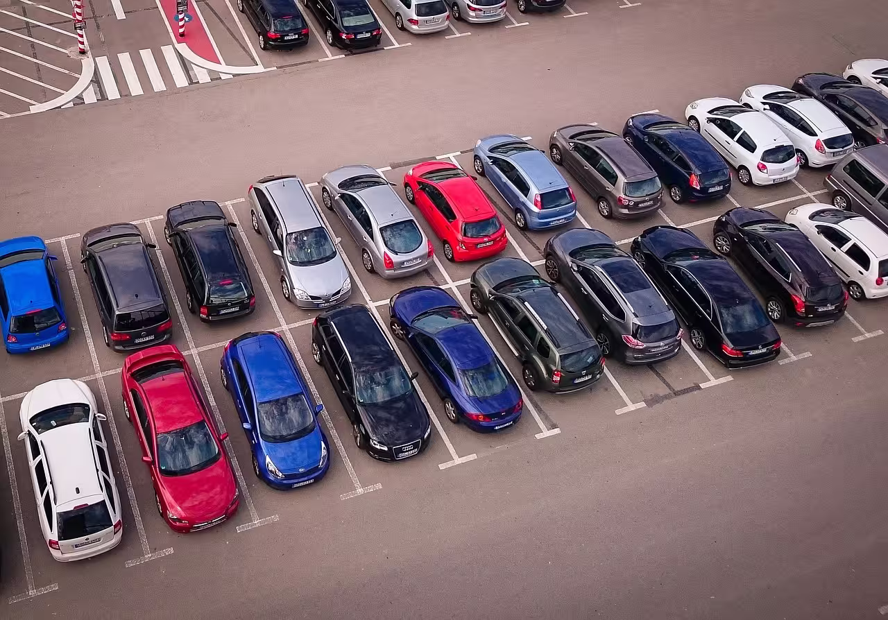parkplatz kein problem nur 30 meter vom hotel entfernt